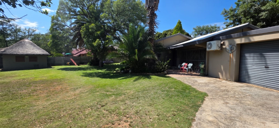 5 Bedroom Property for Sale in Songloed North West